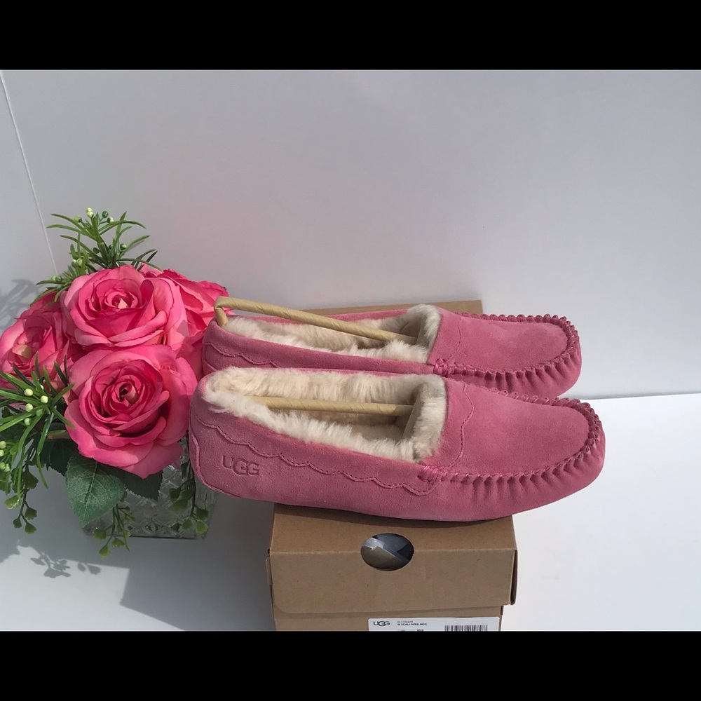 UGG Scalloped Moc - Picture 3 of 10